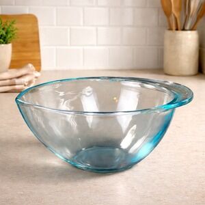 Pyrex Teardrop Mixing Bowl Pour Spout 2225 2.5 Qt Blue Tint Vintage 1970s 1980s